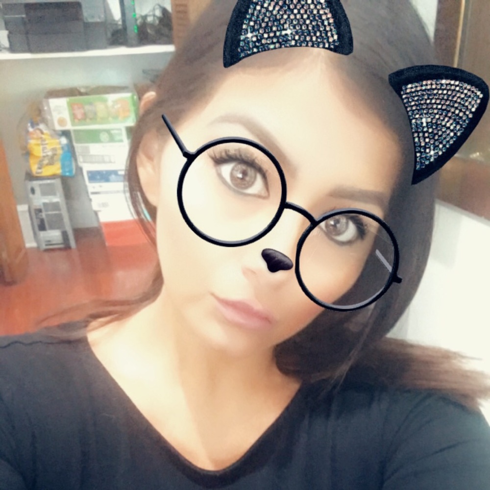 Meet your Posher, Ashley